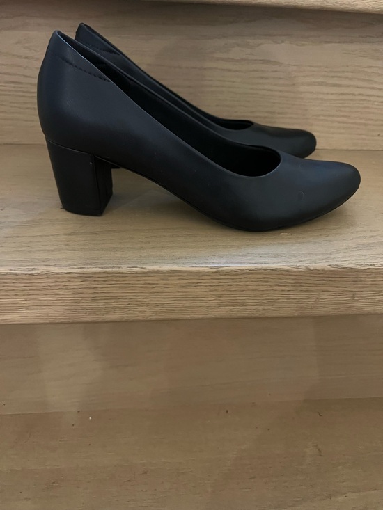Metro Shoes - Metro 37 Black Pointed Toe Women's Flats